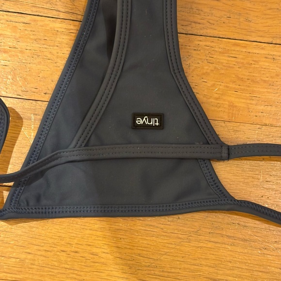 Triangle Bikini - Picture 5 of 5